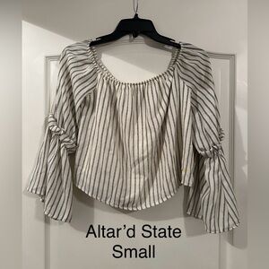 Altar’d state top. Size small.